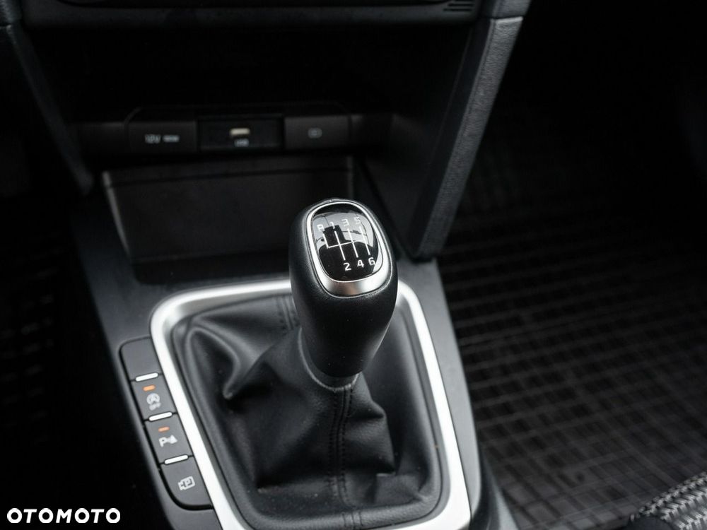 Kia Ceed 1.5 T-GDI M - 14