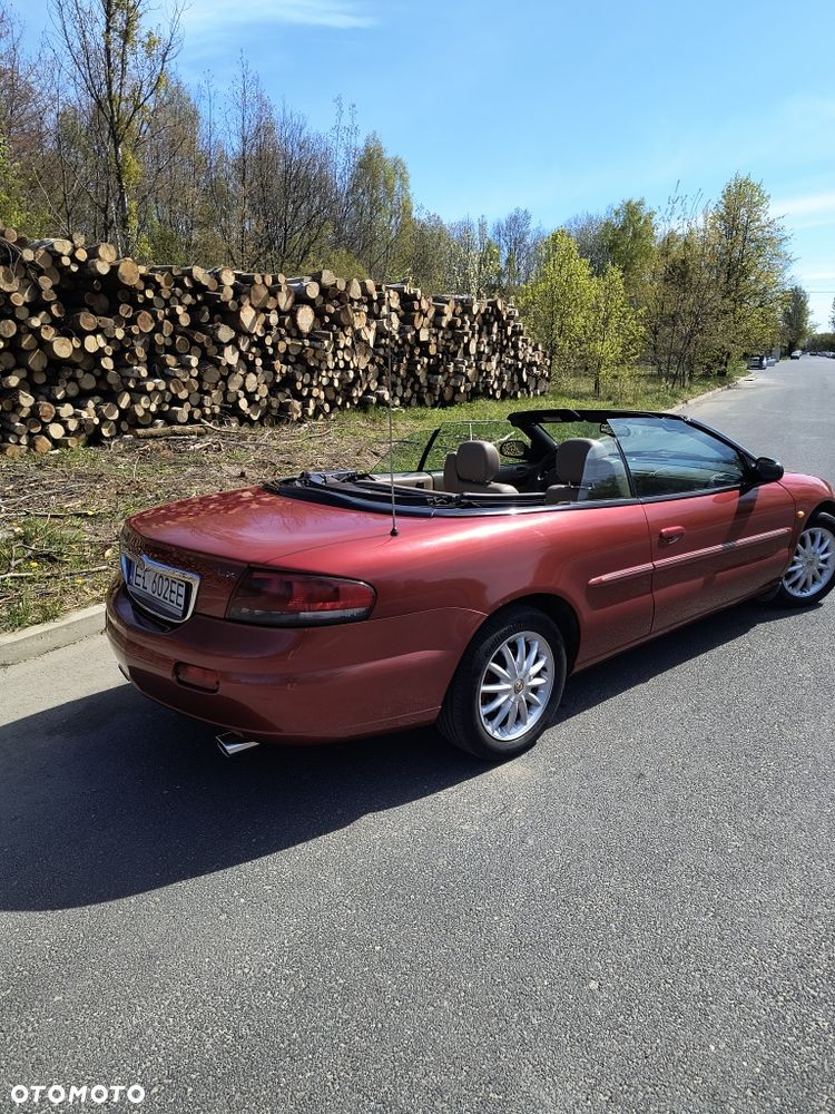 Chrysler Sebring - 4