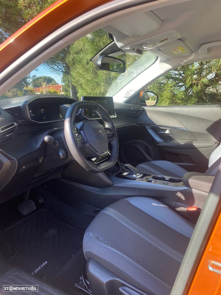 Peugeot e-2008 Allure - 3