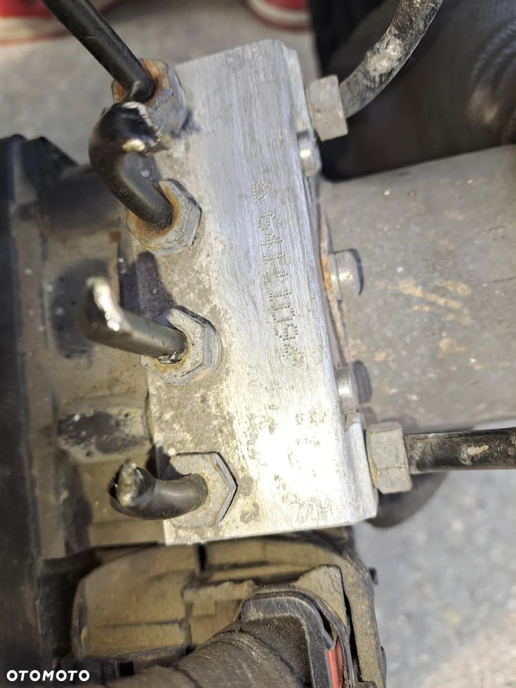 Skoda Rapid pompa sterownik abs 6R0614517BD plus wtyczka z wiązką - 6