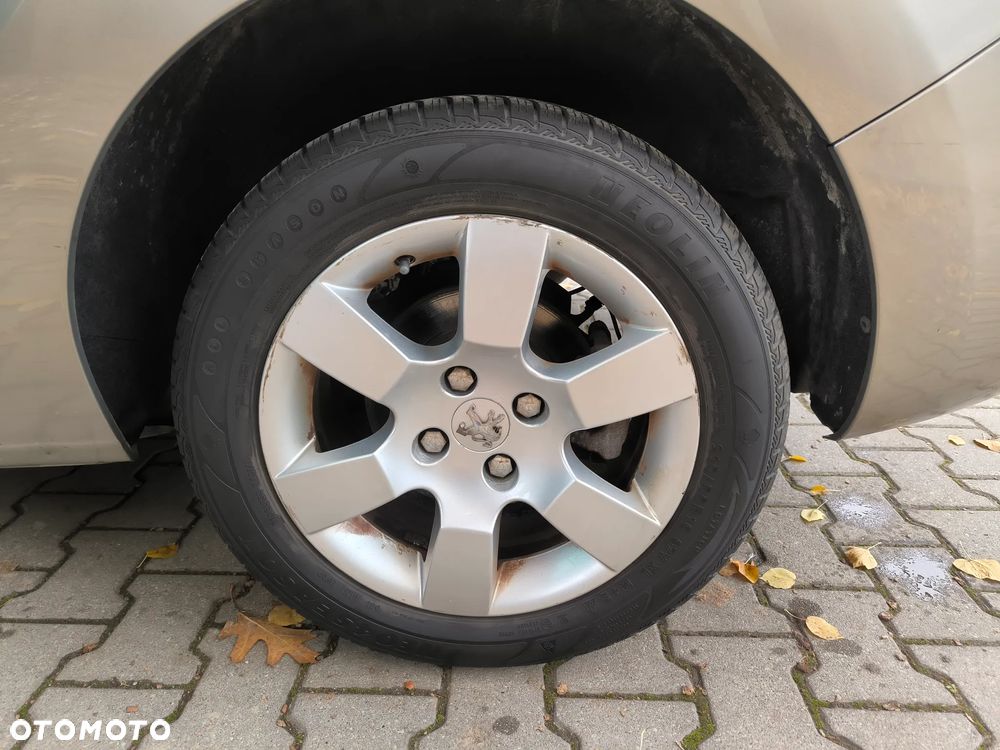Peugeot 5008 - 19