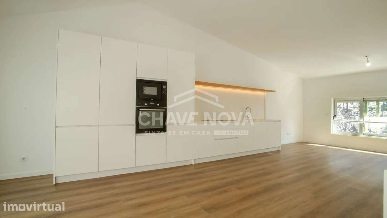 Moradia Triplex T3+1 com Garagem, Varandas e Espaço Exterior - Porto - Grande imagem: 3/25