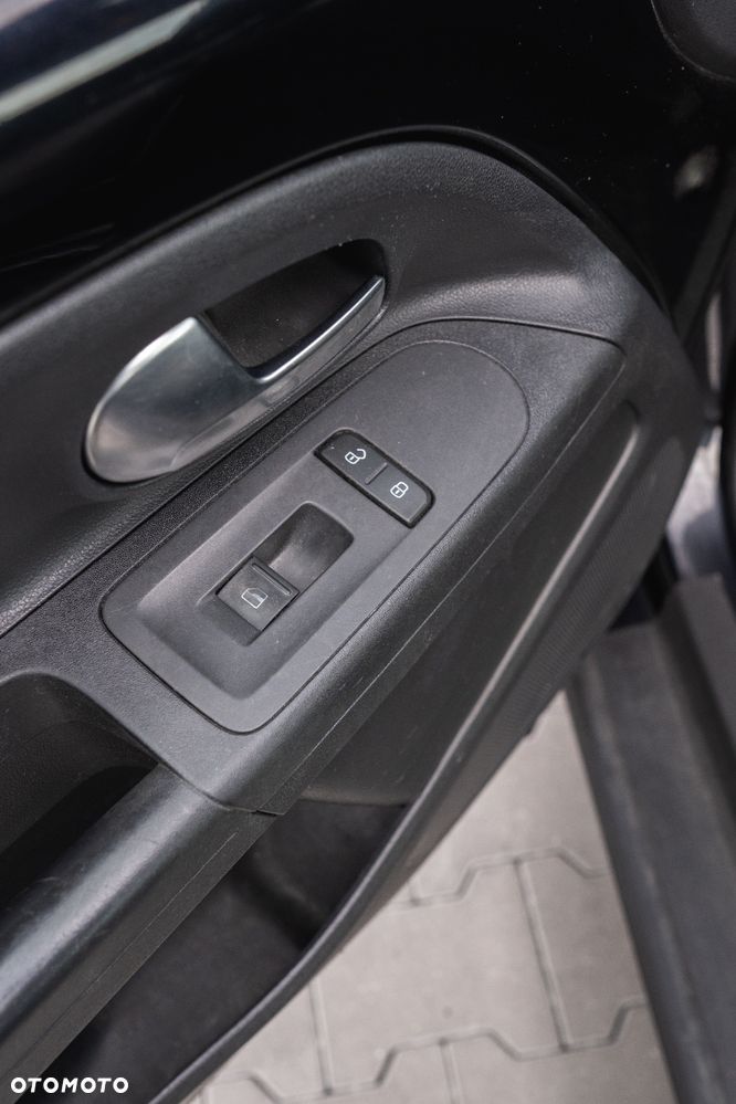 Volkswagen up! 1.0 black - 18
