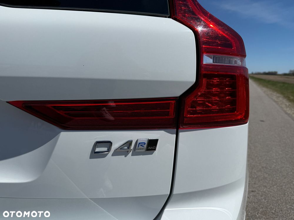 Volvo XC 60 D4 R-Design - 18