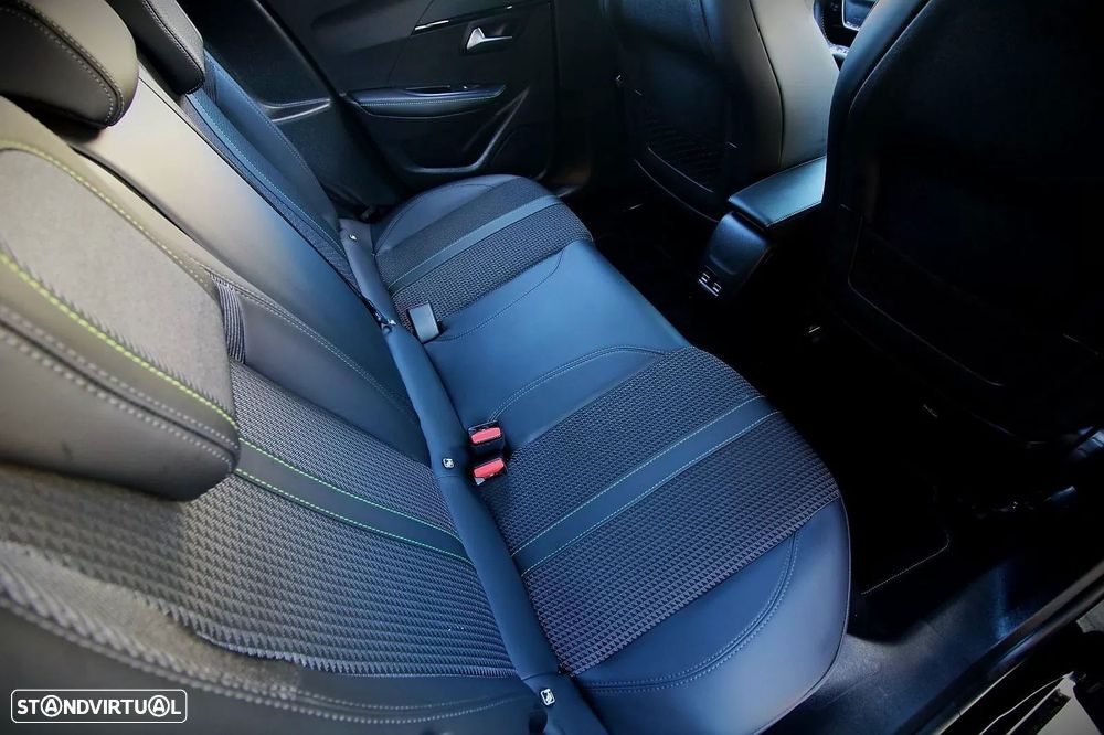 Peugeot e-208 50 kWh GT Line - 29