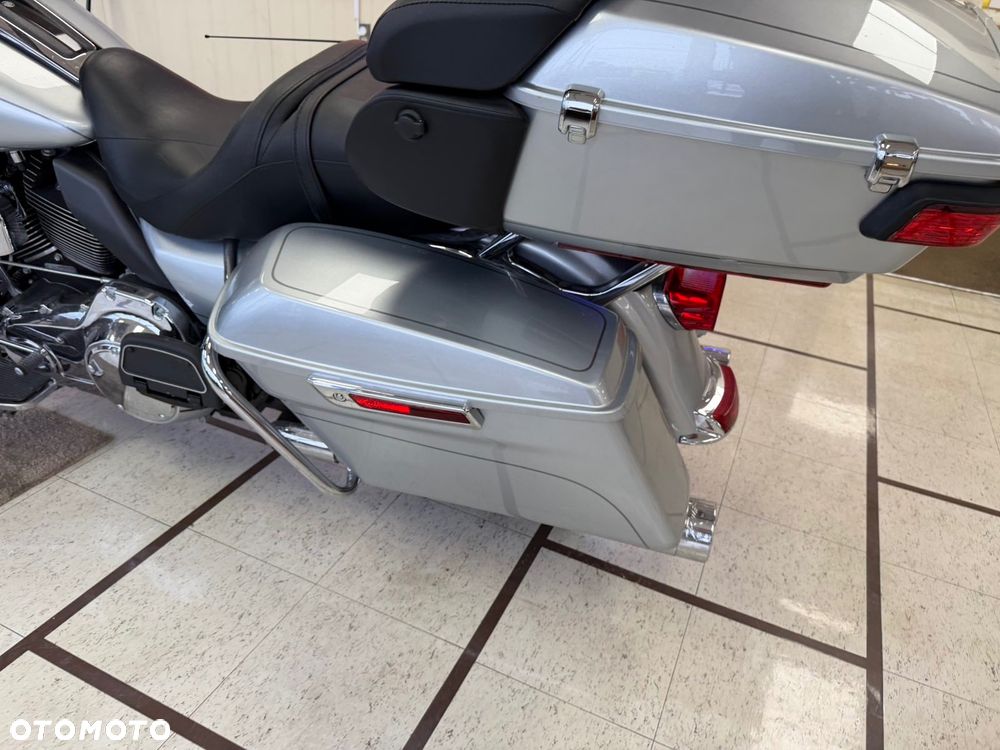 Harley-Davidson FLH Electra Glide - 6