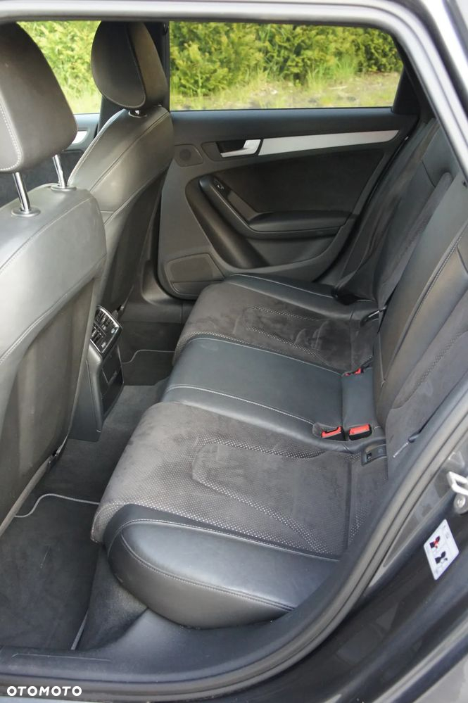Audi A4 Avant 2.0 TDI DPF multitronic S line Sportpaket - 12