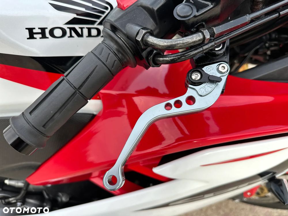 Honda CBR - 19