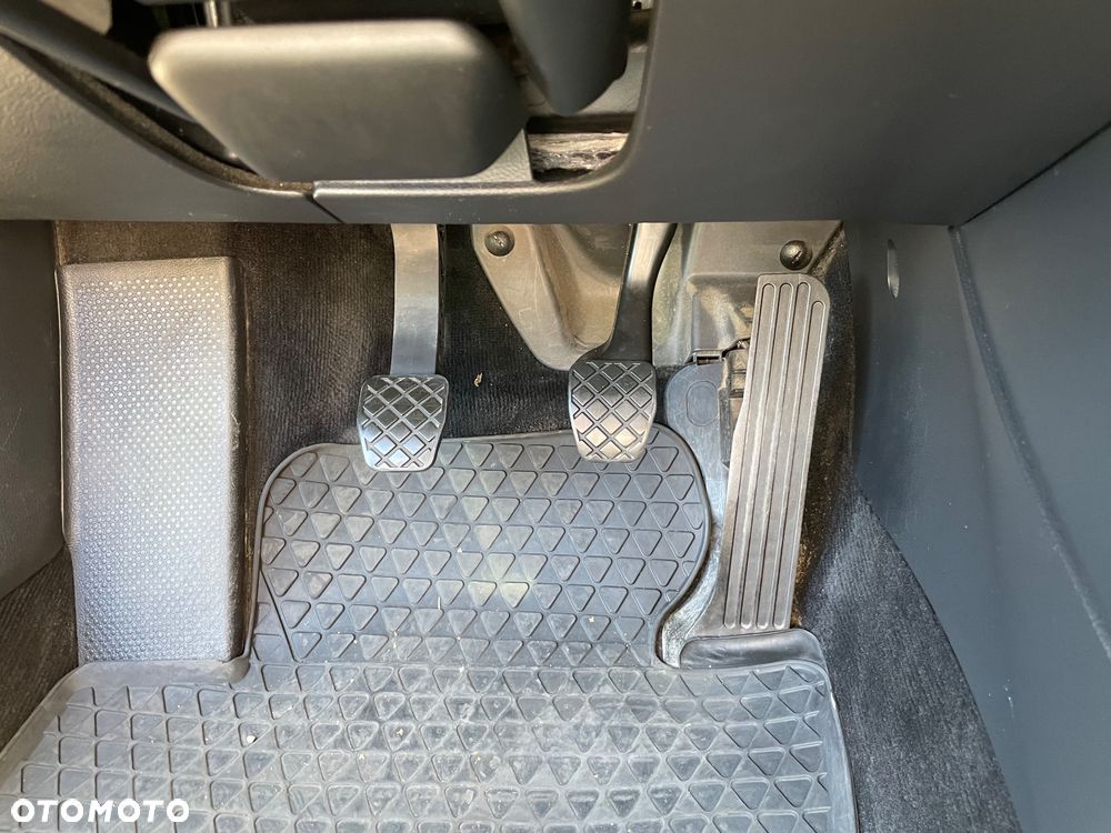 Volkswagen Passat 1.6 TDI Comfortline - 16