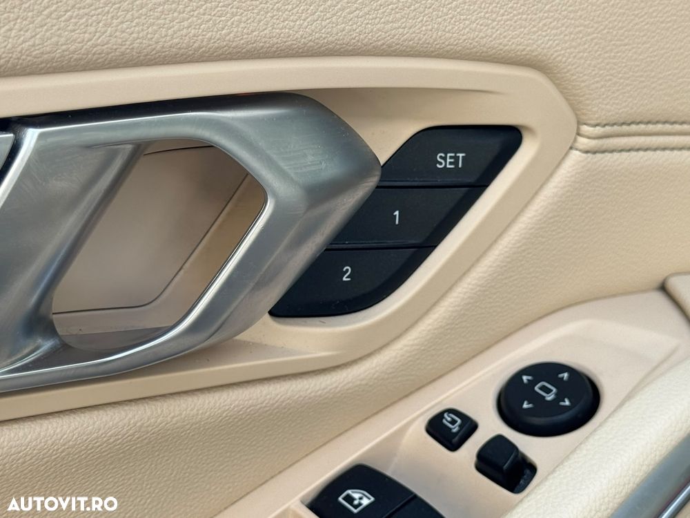 BMW Seria 3 330e Aut. Luxury Line - 17