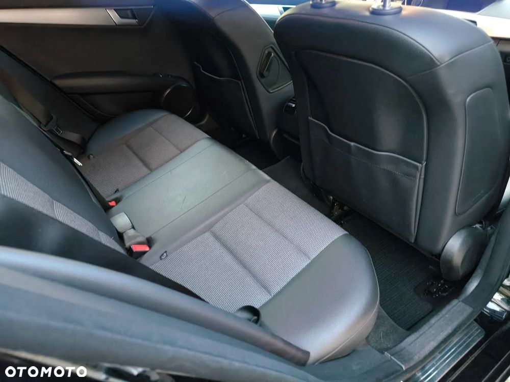 Mercedes-Benz Klasa C 220 T CDI DPF (BlueEFFICIENCY) 7G-TRONIC Avantgarde - 13