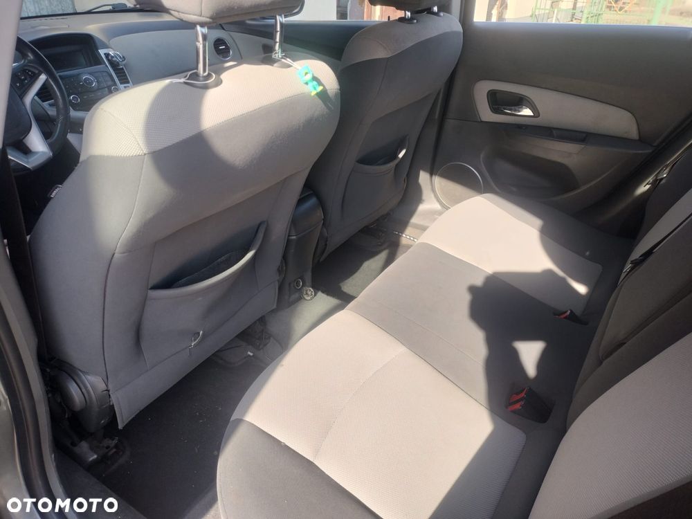 Chevrolet Cruze - 14