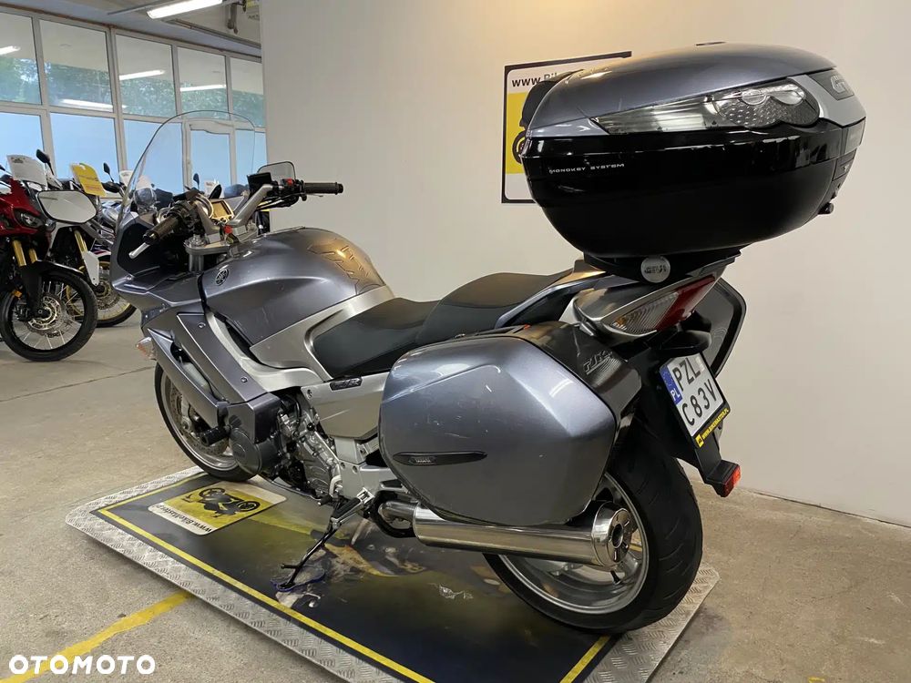 Yamaha FJR - 6