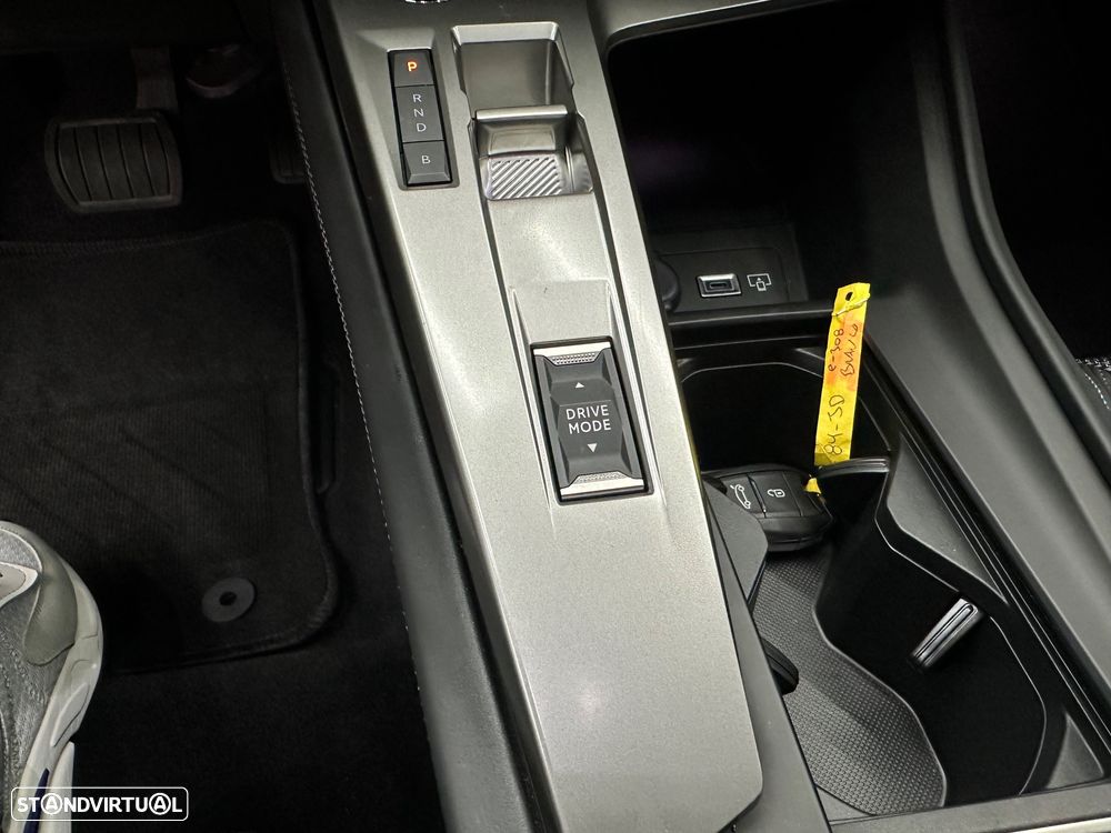 Peugeot e-308 54 kWh Allure - 30