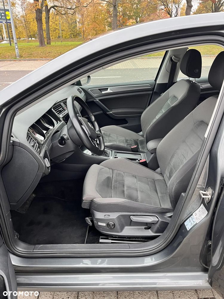 Volkswagen Golf - 16