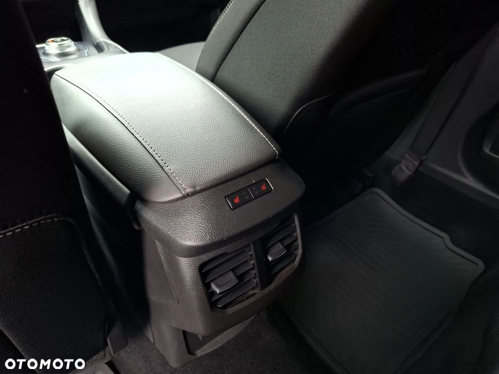 Ford Mondeo 2.0 EcoBlue Titanium - 36