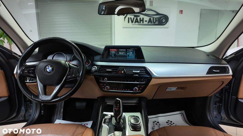 BMW Seria 5 520d Luxury Line sport - 32