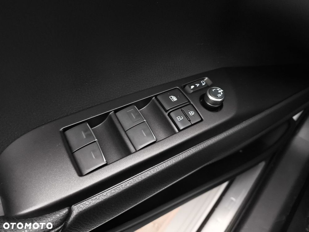 Toyota Camry - 11