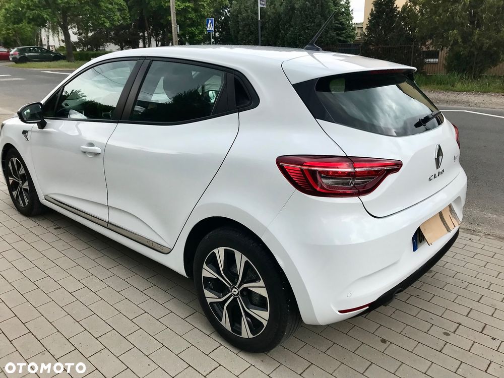 Renault Clio - 11