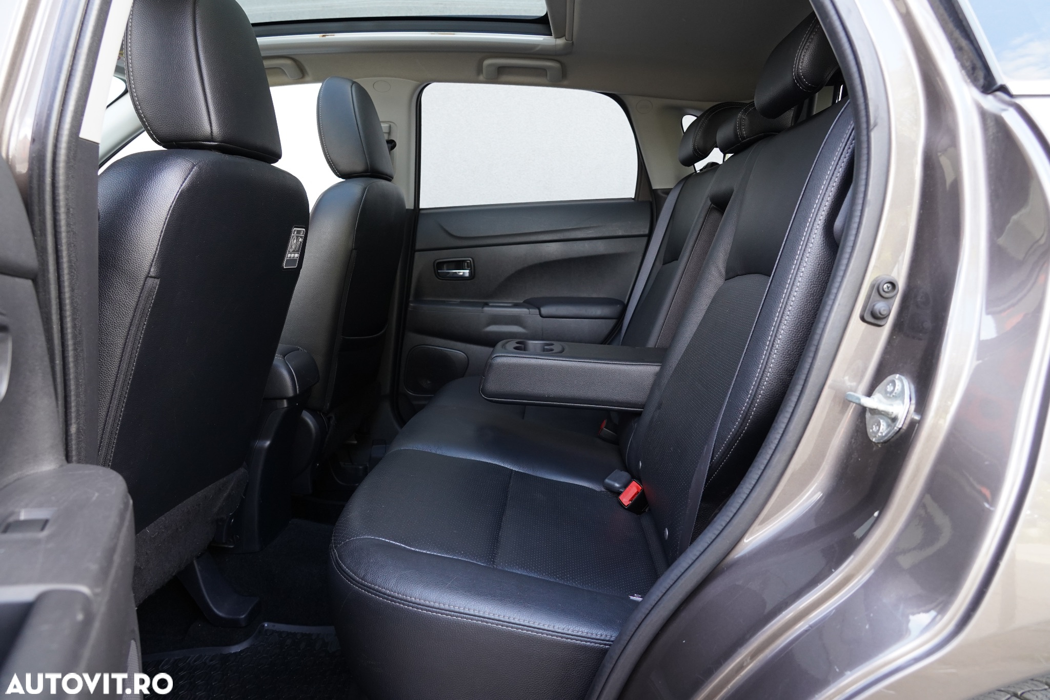 Mitsubishi ASX 1.8 DI-D 4WD Instyle - 23
