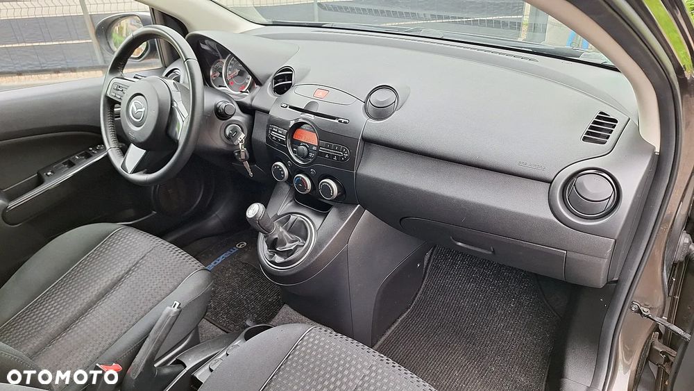 Mazda 2 - 17
