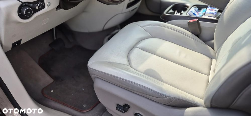 Chrysler Pacifica - 22