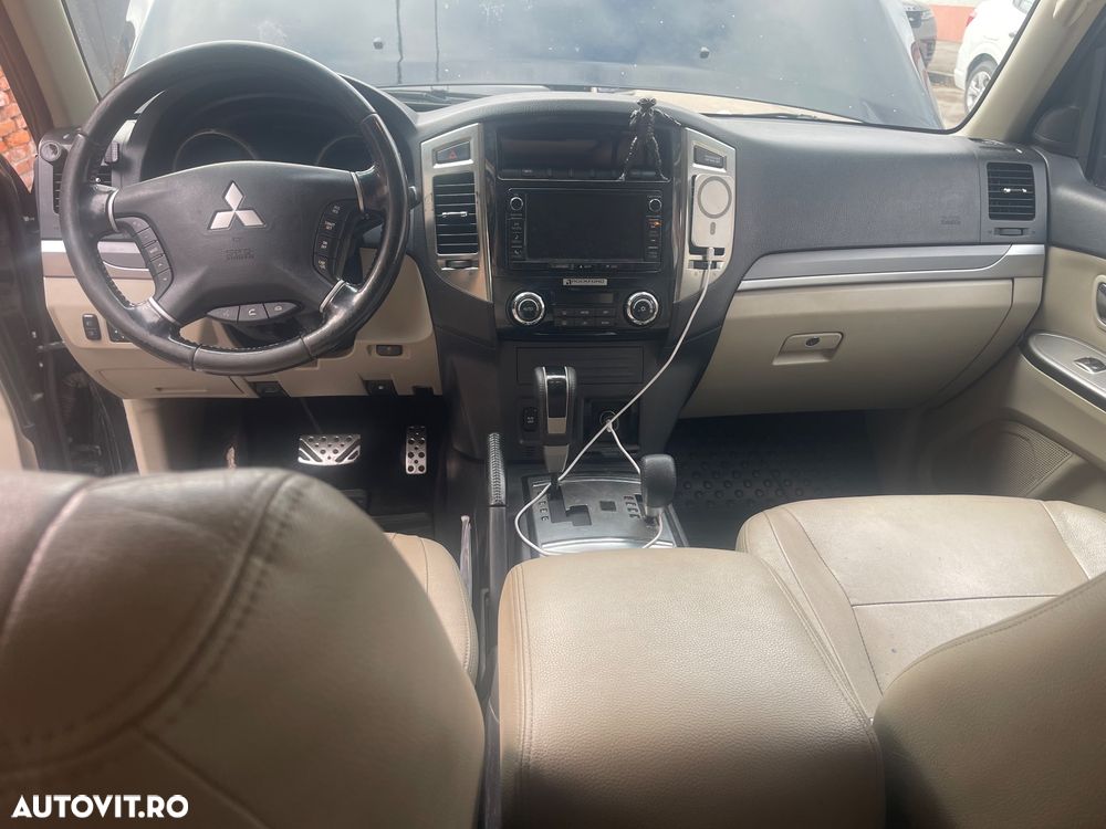 Mitsubishi Pajero LWB 3.2 DI-D Instyle A70 - 7