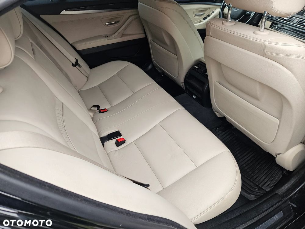 BMW Seria 5 520d xDrive Luxury Line - 26