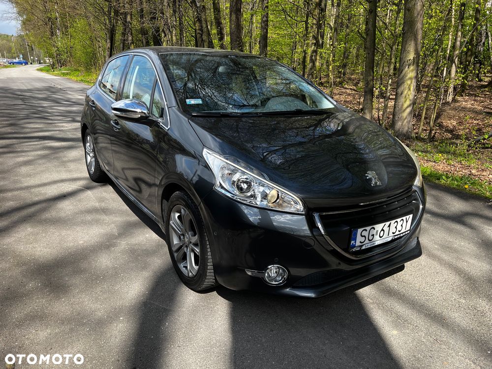 Peugeot 208 1.2 VTi Allure - 1