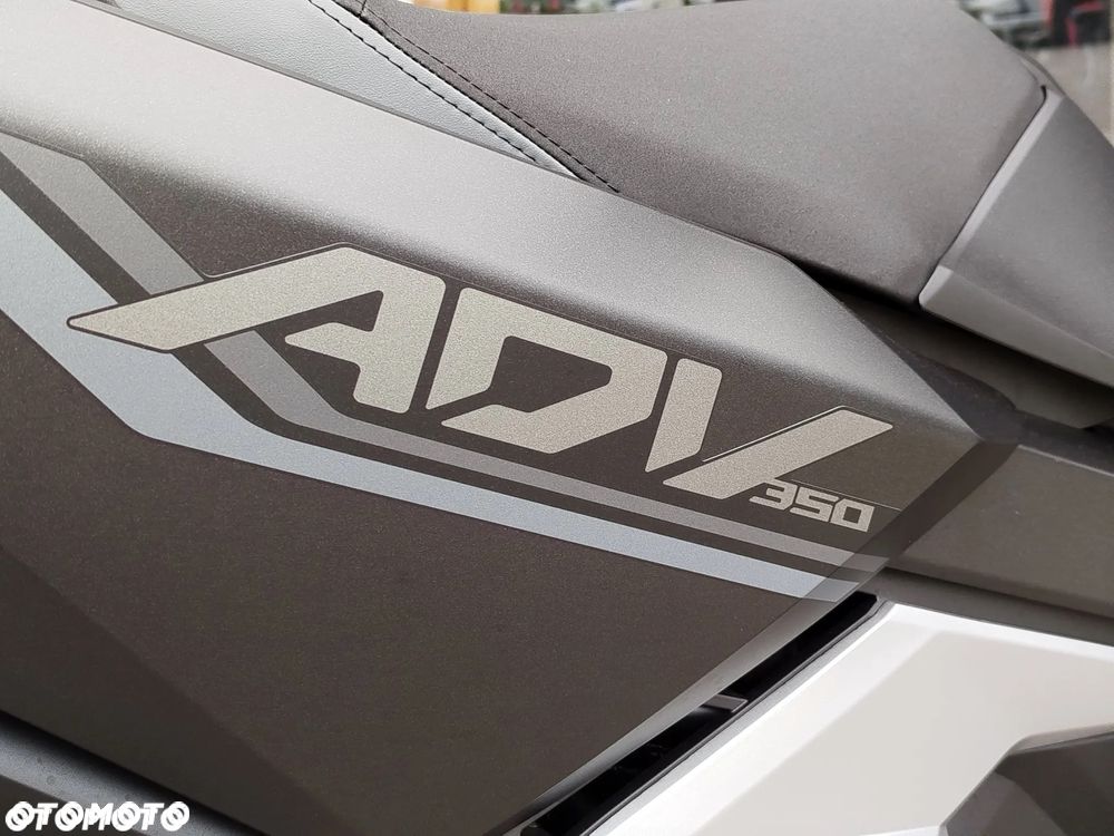 Honda ADV350 - 5