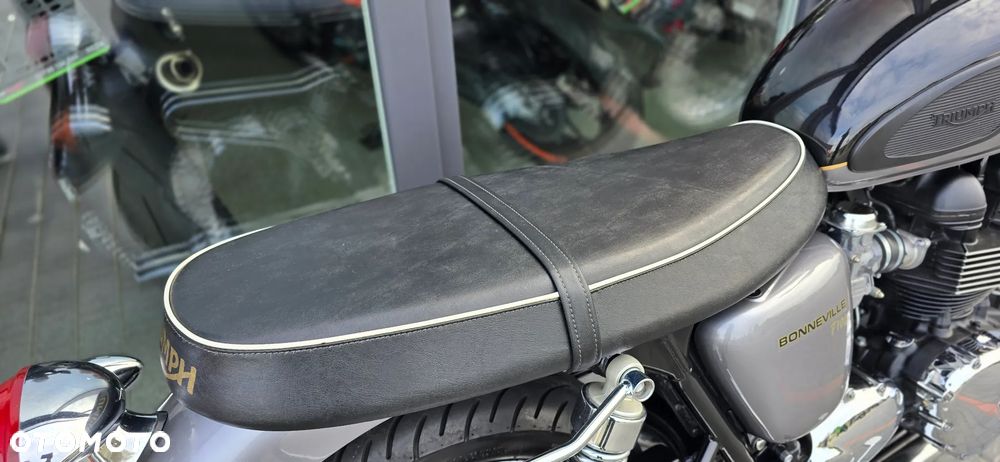 Triumph Bonneville - 21