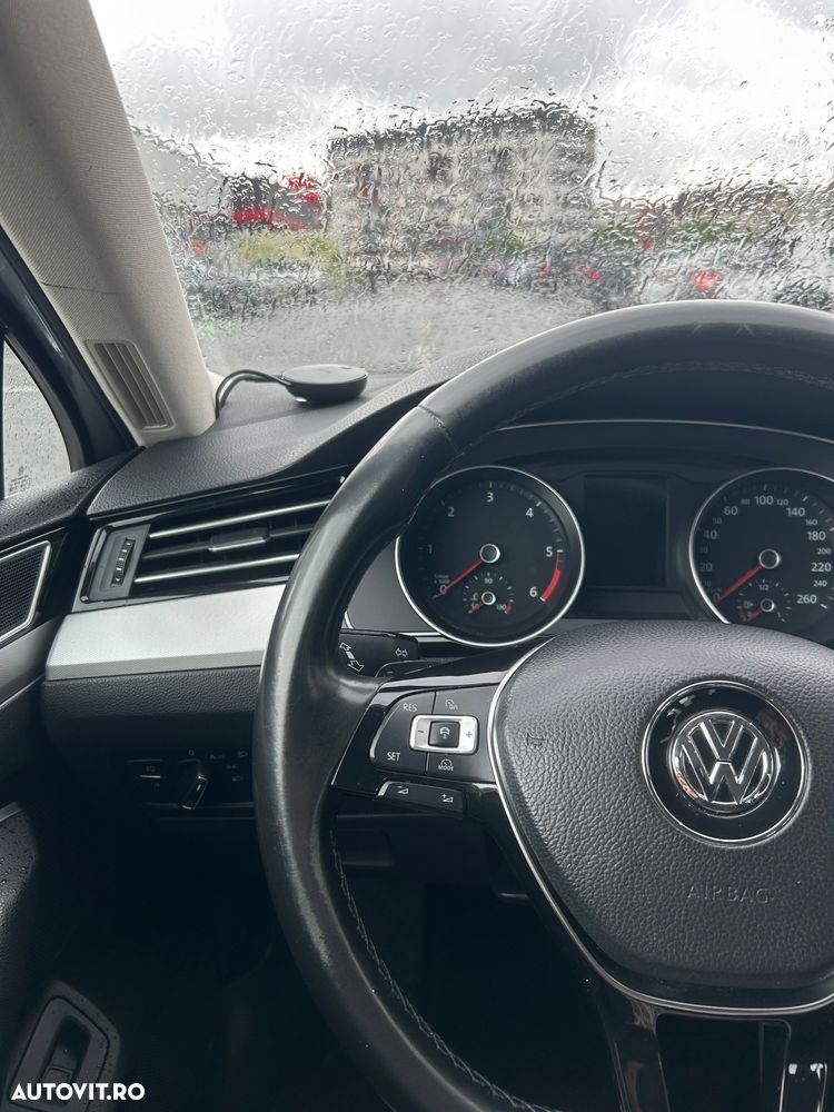 Volkswagen Passat 2.0 TDI DSG (BlueMotion Technology) Comfortline - 16