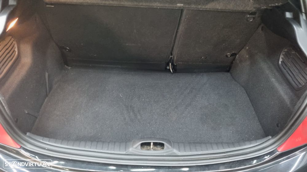 Peugeot 208 GTI 200 THP - 24