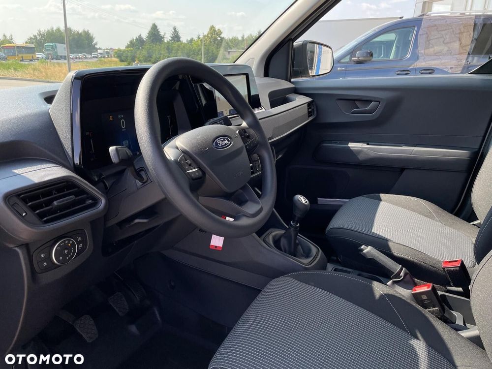 Ford Transit Courier - 21