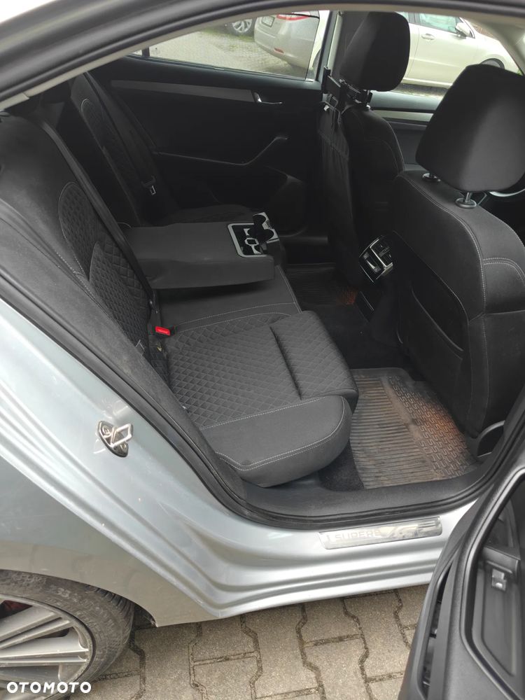 Skoda Superb 2.0 TSI DSG Style - 9