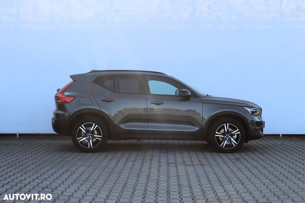 Volvo XC 40 B3 AT FWD MHEV Plus Dark - 4