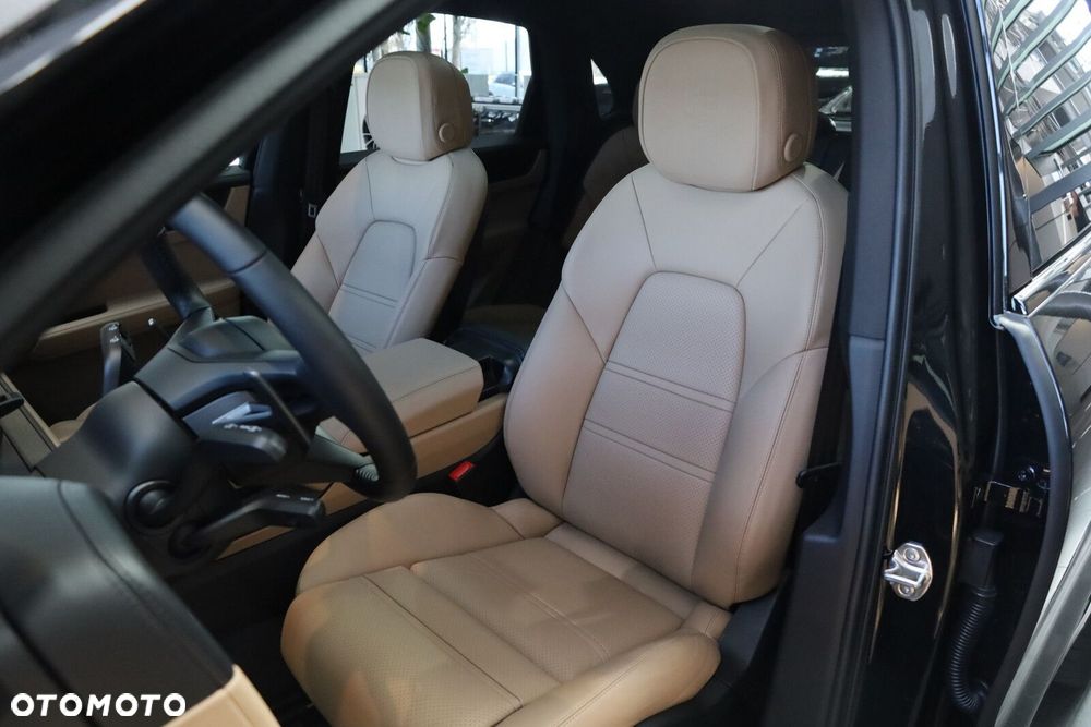 Porsche Cayenne - 11