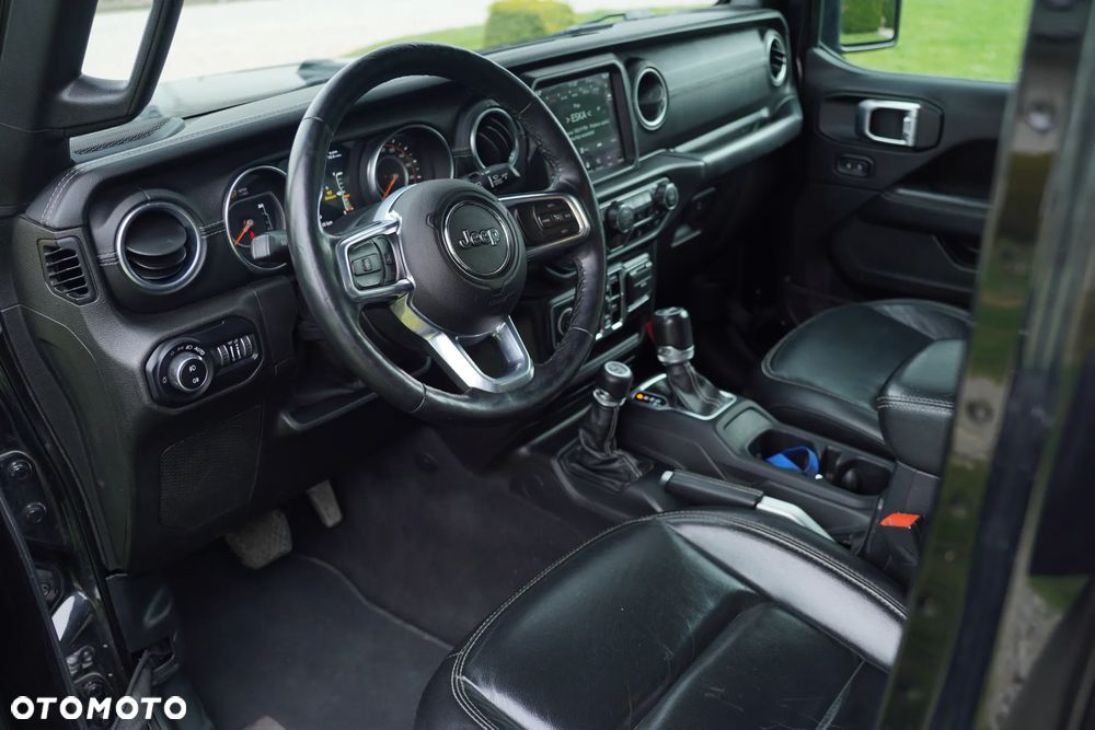 Jeep Wrangler 3.6 Unlim Sahara - 17