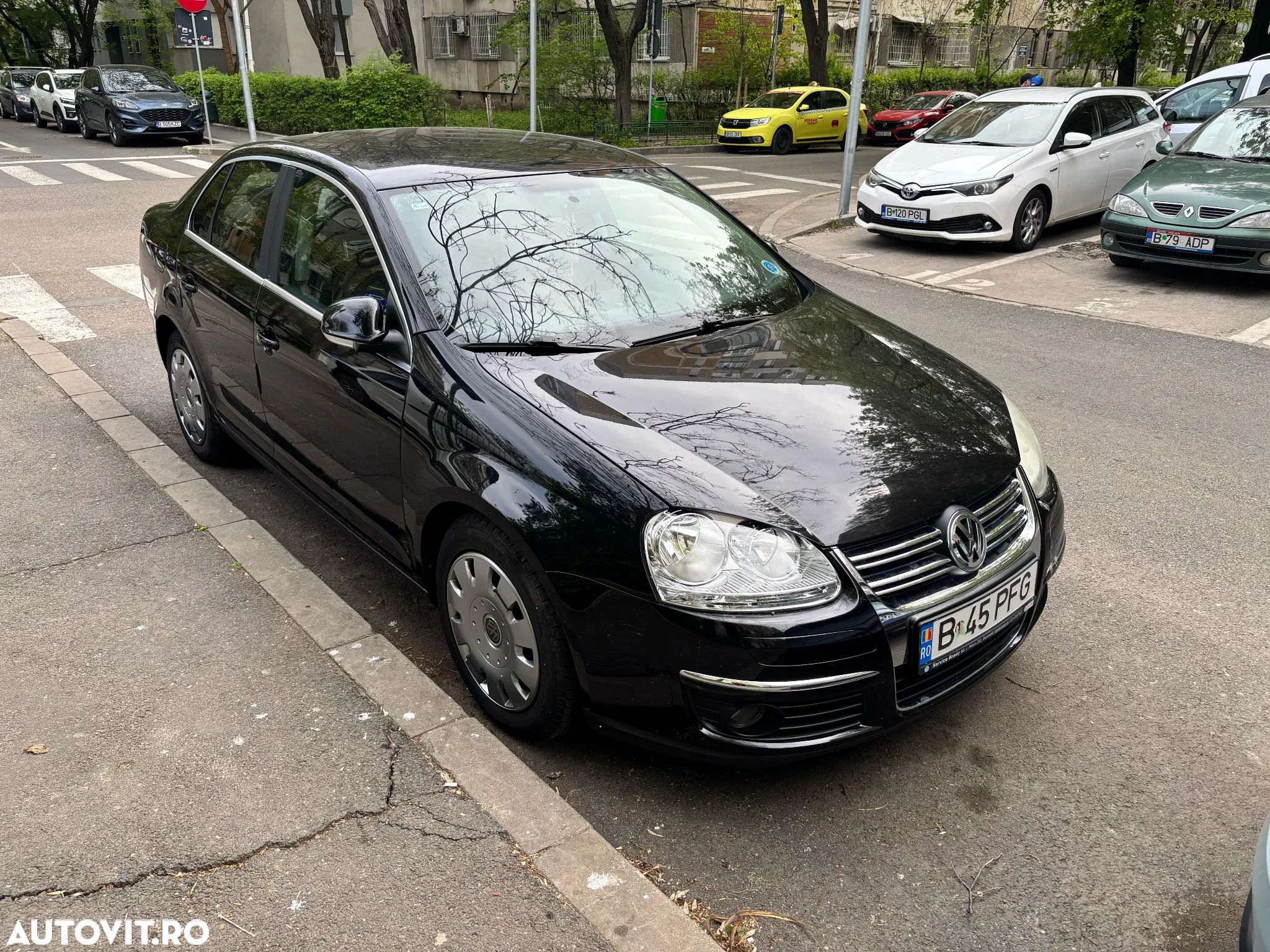 Volkswagen Jetta 1.9 TDI Comfortline - 1