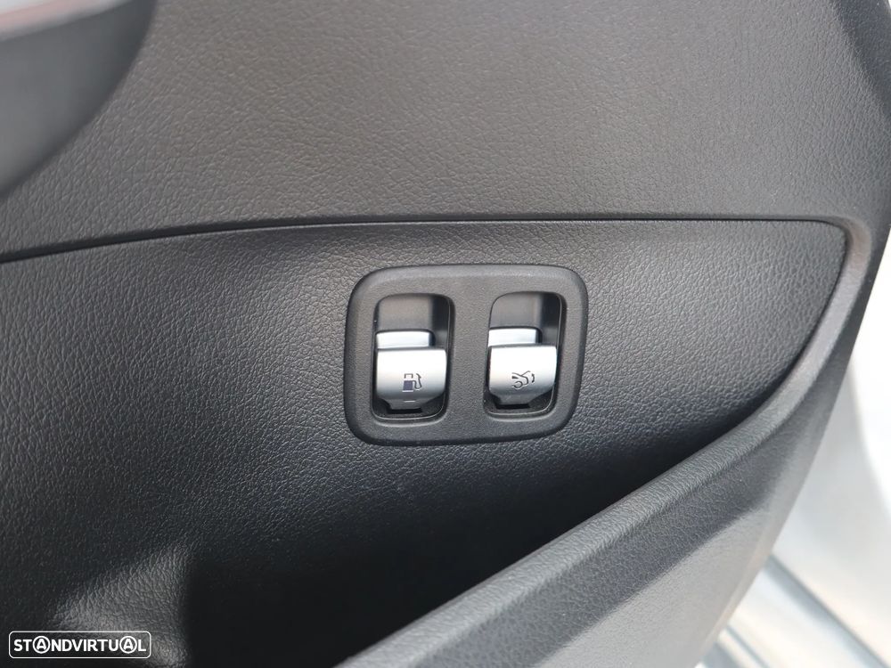 Mercedes-Benz C 300 e T 9G-TRONIC AMG Line - 54