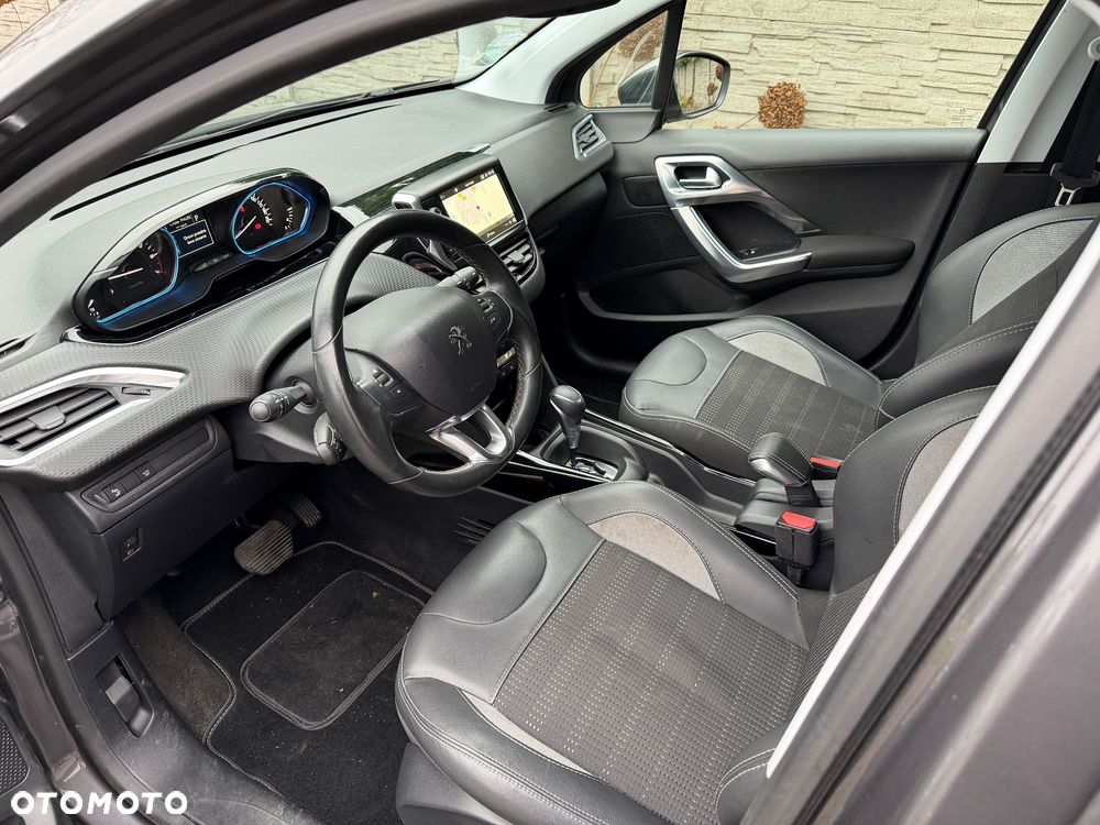 Peugeot 2008 PureTech 110 GPF Stop&Start EAT6 Allure - 13