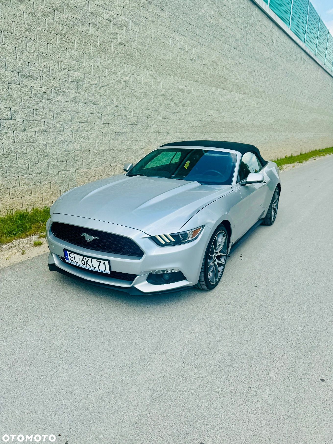 Ford Mustang - 1