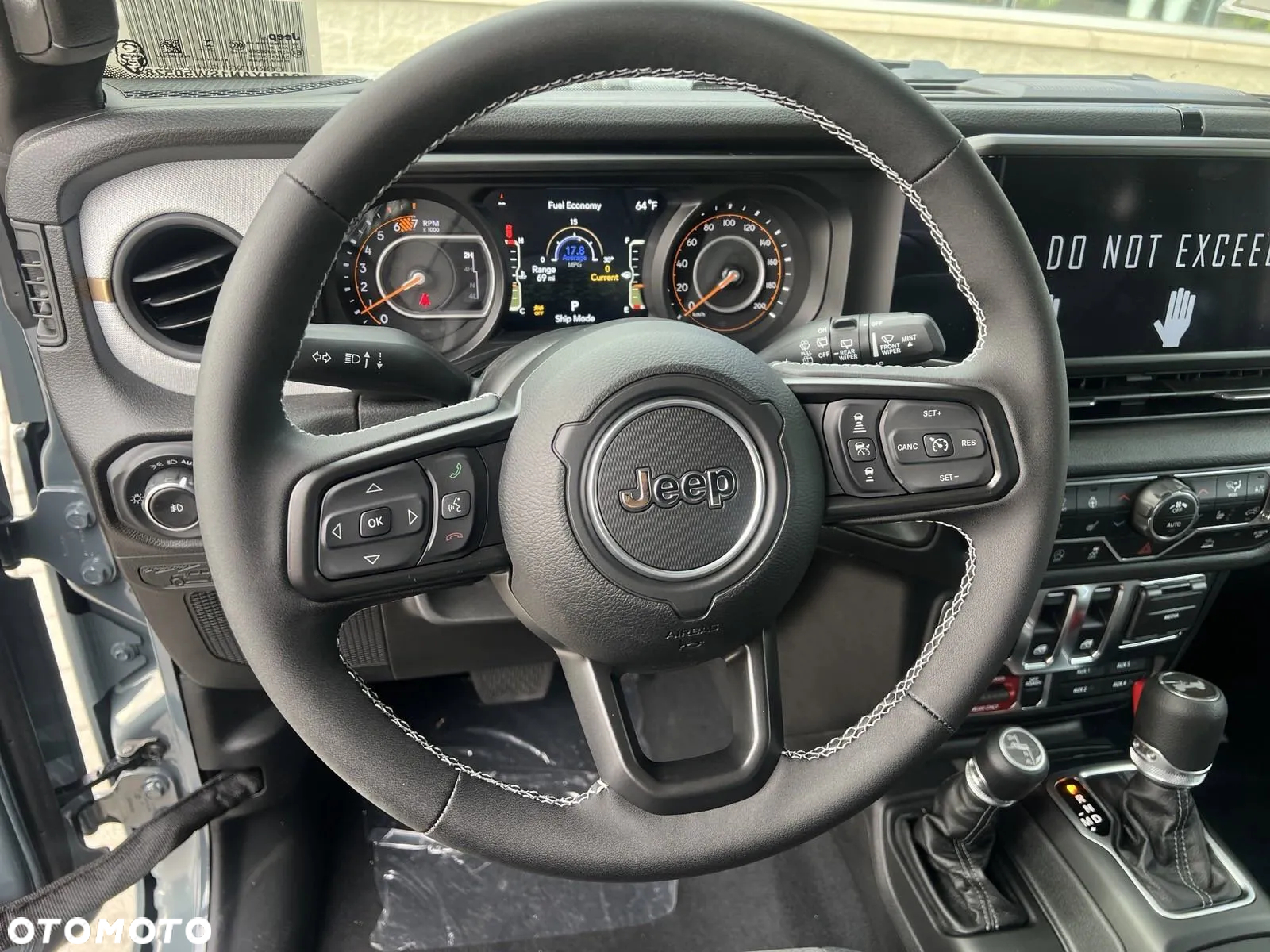 Jeep Wrangler - 11