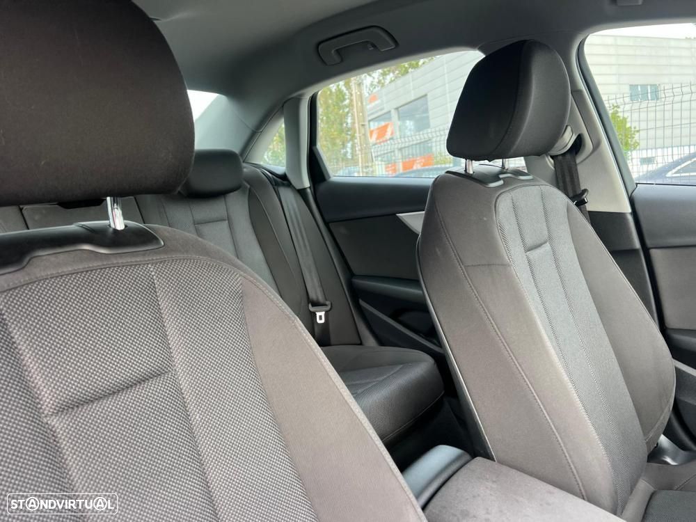 Audi A4 35 TDI S tronic - 6