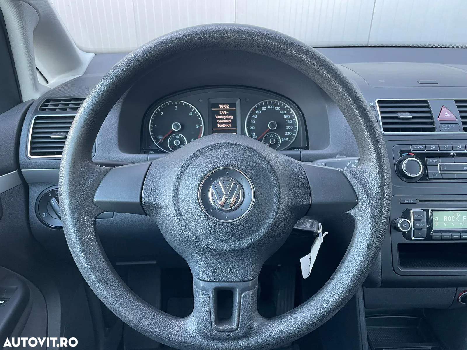Volkswagen Touran 1.6 TDI BlueMotion Technology Comfortline - 13