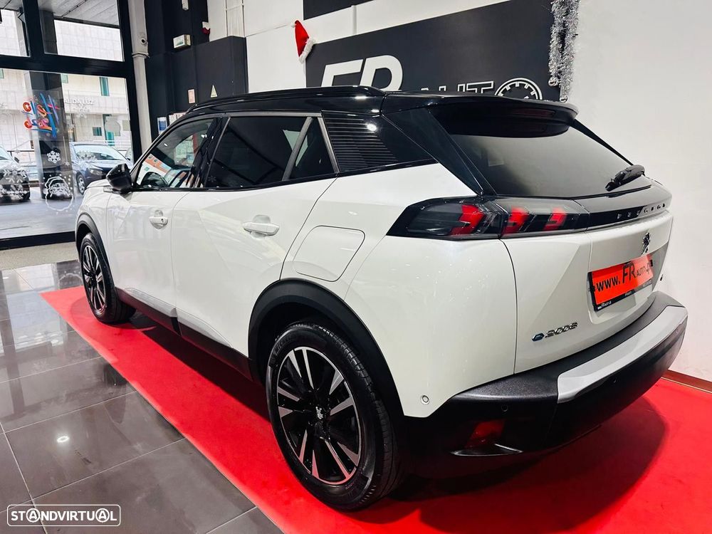 Peugeot e-2008 50 kWh GT - 16