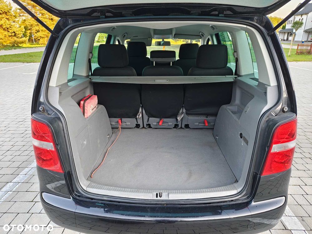 Volkswagen Touran - 5