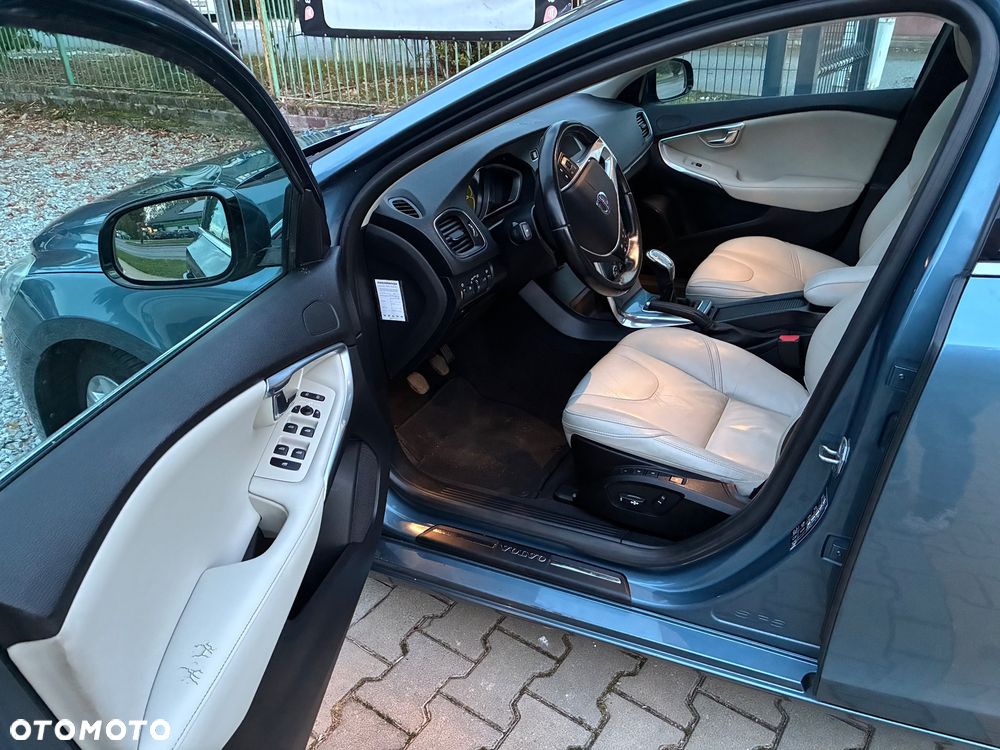 Volvo V40 D2 - 8