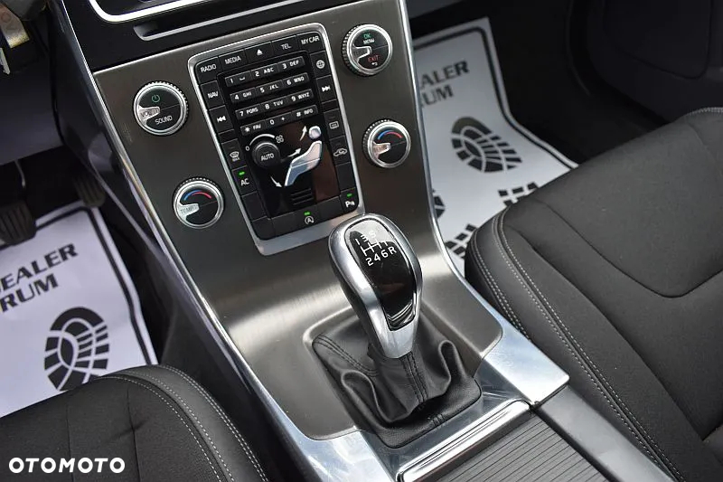 Volvo V60 D4 Momentum - 15