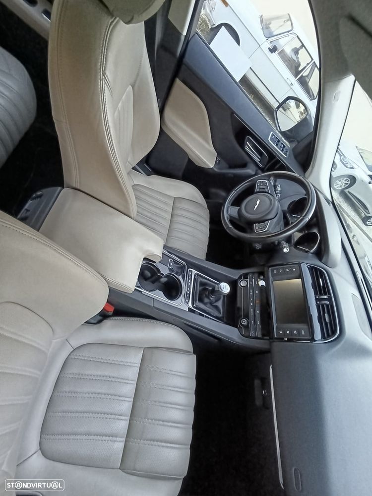 Jaguar F-Pace 2.0 i4D Prestige - 24